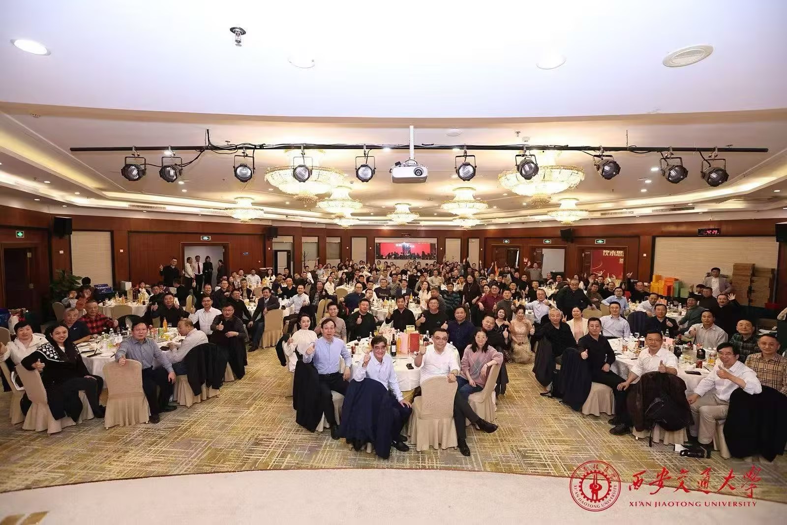 img-responsive text-center center-block